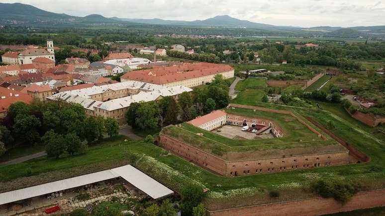 Campo de concentra&ccedil;&atilde;o Theresienstadt, localizado a 60km de Praga