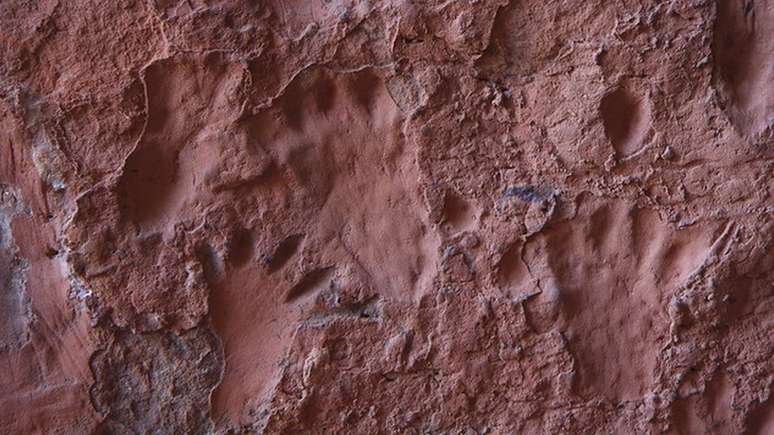 Em virtude de a regi&atilde;o ser considerada misteriosa, muitos interpretam as marcas petrificadas como exemplo do misticismo local