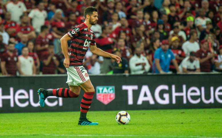 Pablo Marí acumula sete jogos e um gol - marcado domingo último (Foto:  Alexandre Vidal e Marcelo Cortes / CRF)