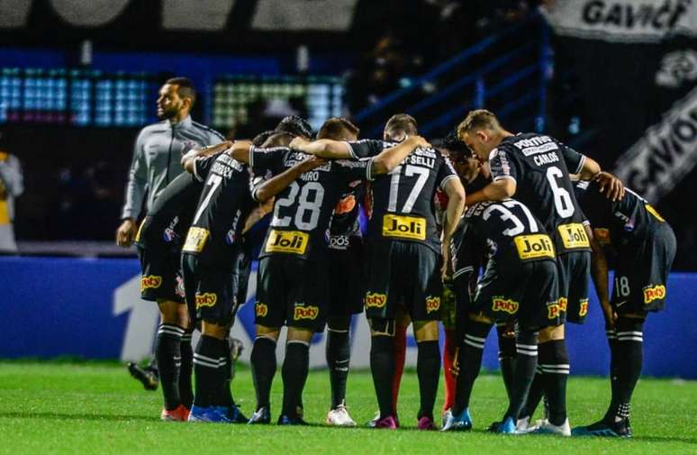 Corinthians chega a seis empates seguidos contra Internacional