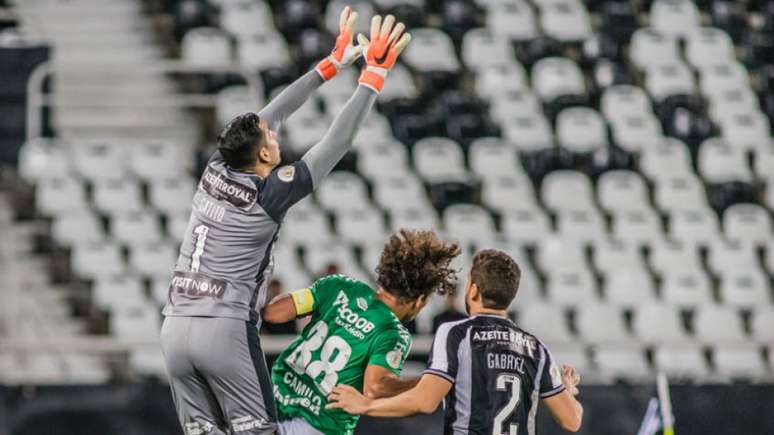 Goleiro foi o destaque do Botafogo no empate contra a Chape - Maga Jr/Ofotografico/Lancepress!