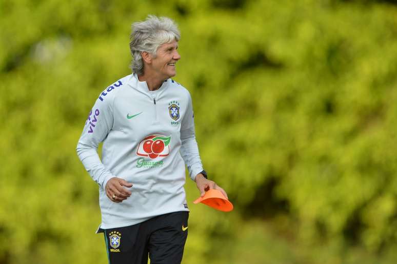 Pia Sundhage comanda treino na Seleção Brasileira