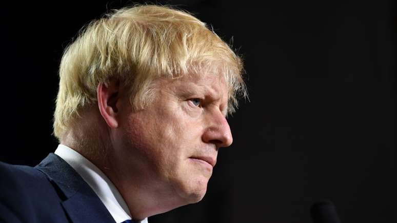 Johnson diz que a medida visa a limpar agenda legislativa e não ter que esperar o Brexit para fazer o país 'avançar'