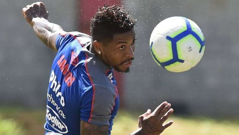 Marinho evita polêmica com Felipe Melo e admite pressão no Santos após tropeços