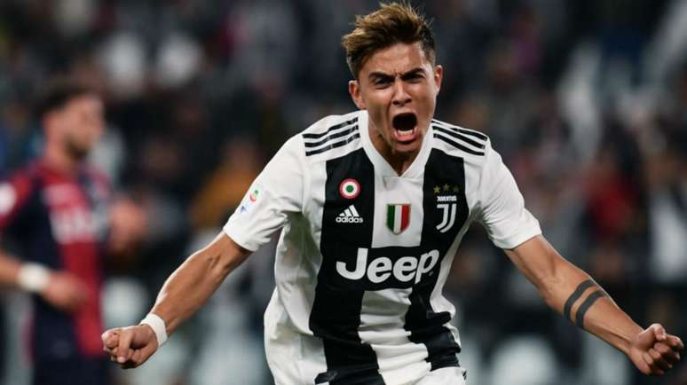 Dybala em campo pela Juventus (Foto: AFP)