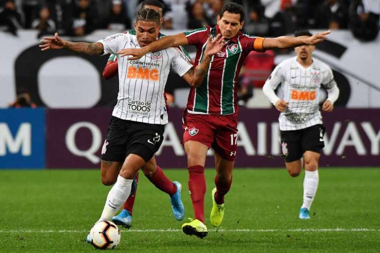 Em São Paulo, Corinthians e Fluminense empataram o jogo de dia em 0 a 0 (AFP)