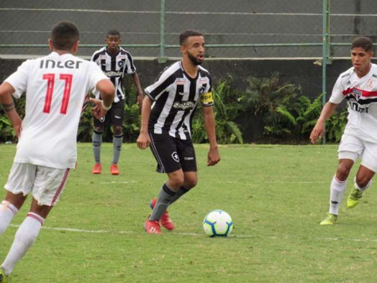 Botafogo chegou a cinco jogos sem vitória no Brasileirão Sub-20 (Foto: Fabio de Paulo/BFR)