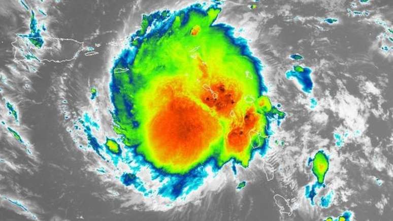 Dorian ganhou força ao se aproximar de Porto Rico