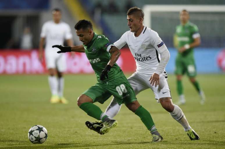 Brasileiro em campo pelo Ludogorets (Foto: DIMITAR DILKOFF / AFP)