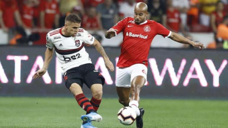 Cuéllar chegou a 171 jogos pelo Flamengo contra o Internacional, na última quarta (Foto: ITAMAR AGUIAR / AFP)