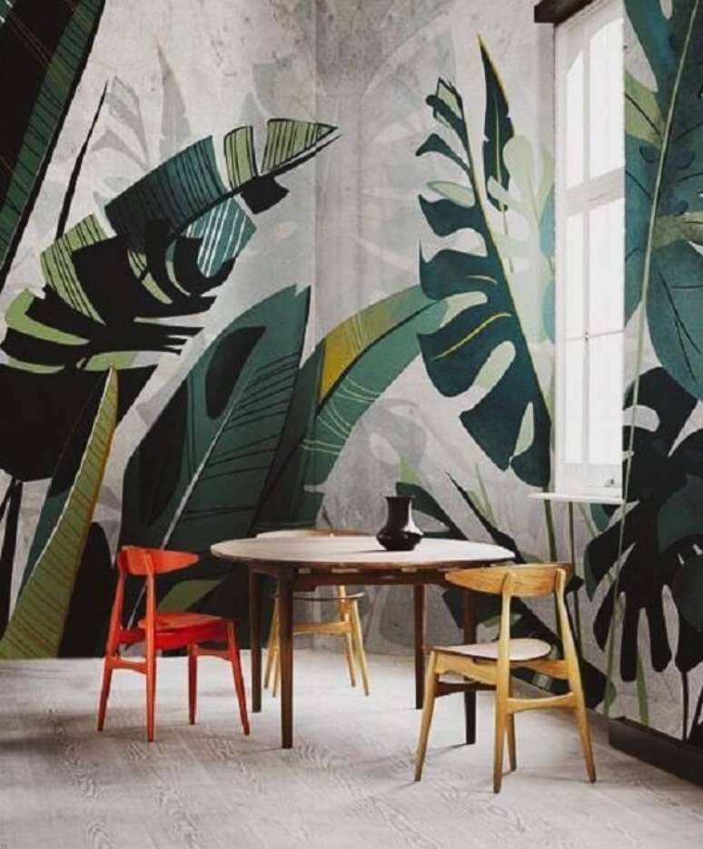 36. Decora&ccedil;&atilde;o para sala de jantar com piso vin&iacute;lico claro, mesa e cadeira de madeira. Fonte: Revista Viva Decora