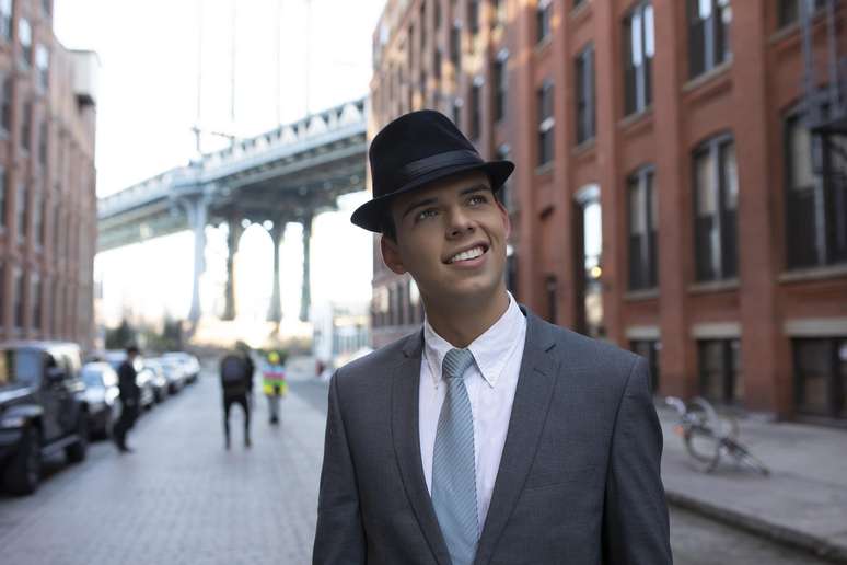 Gustavo Bing estreia show em homenagem a Sinatra em Porto Alegre