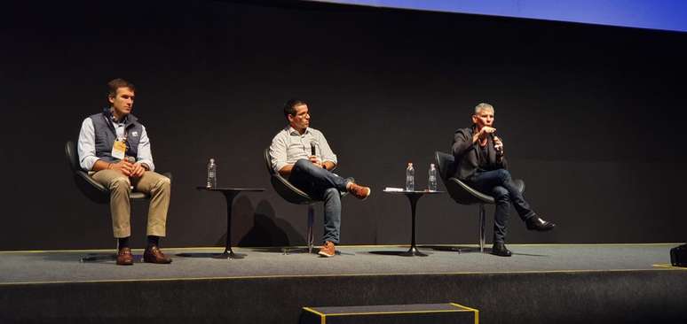 Gabriel Leal e Fernando Teles participam de mesa mediada por Tulio Oliveira