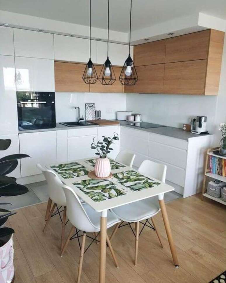 50. Cozinha com pendente aramado preto &ndash; Por: Dicas Decor