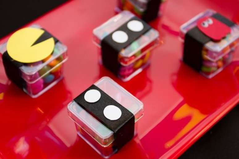 14. O Pac Man tamb&eacute;m pode estar nos doces da festa anos 80. Foto: Festa Teen