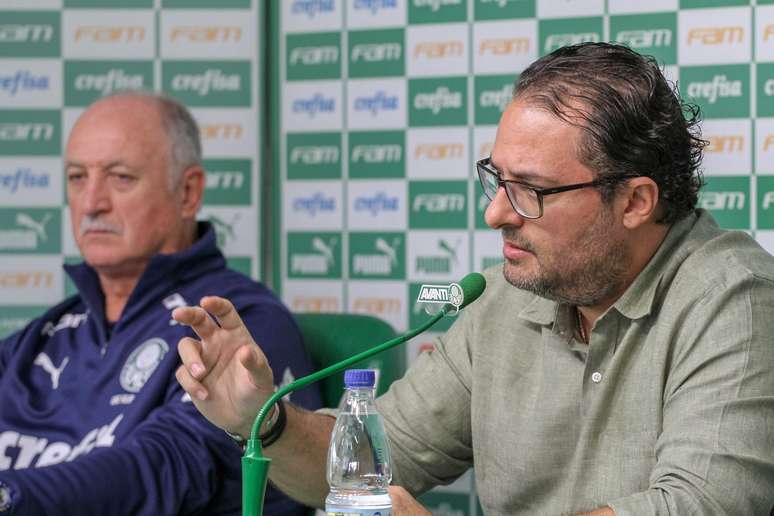 O técnico Luiz Felipe Scolari e o diretor de futebol Alexandre Mattos, ambos do Palmeiras, concedem entrevista coletiva nesta quinta-feira, 29, no CT Academia de Futebol, no bairro da Barra Funda, na zona oeste da capital paulista