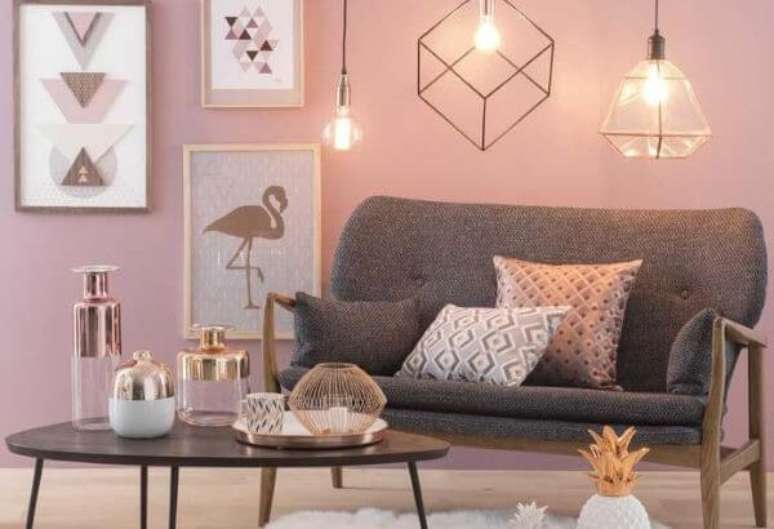 2. Conjunto de pendente aramado trio em formatos diferentes para sala cor de rosa – Por: Pinterest