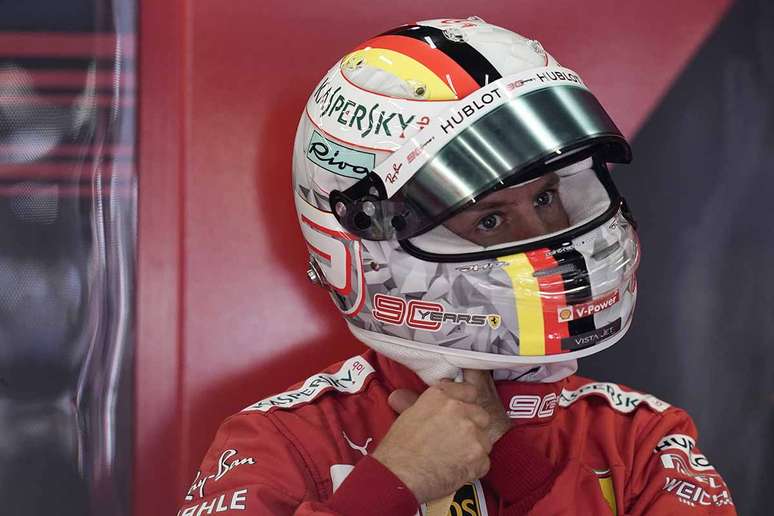 Vettel diz que ‘não tem desculpa’ pela diferença para Leclerc na pole