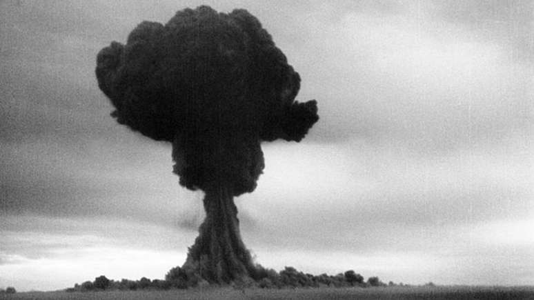 Os soviéticos detonaram sua primeiro bomba perto do Cazaquistão