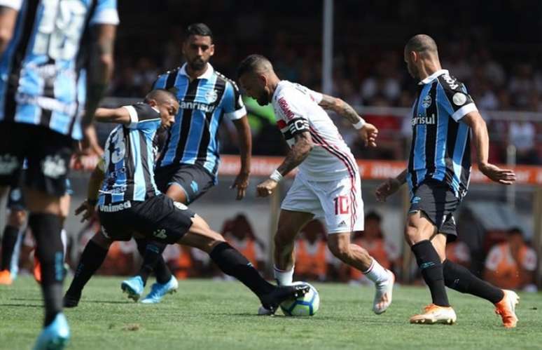 São Paulo esbarrou no Grêmio alternativo e não saiu do 0 a 0 no Morumbi (Foto: Rubens Chiri/saopaulofc.net)