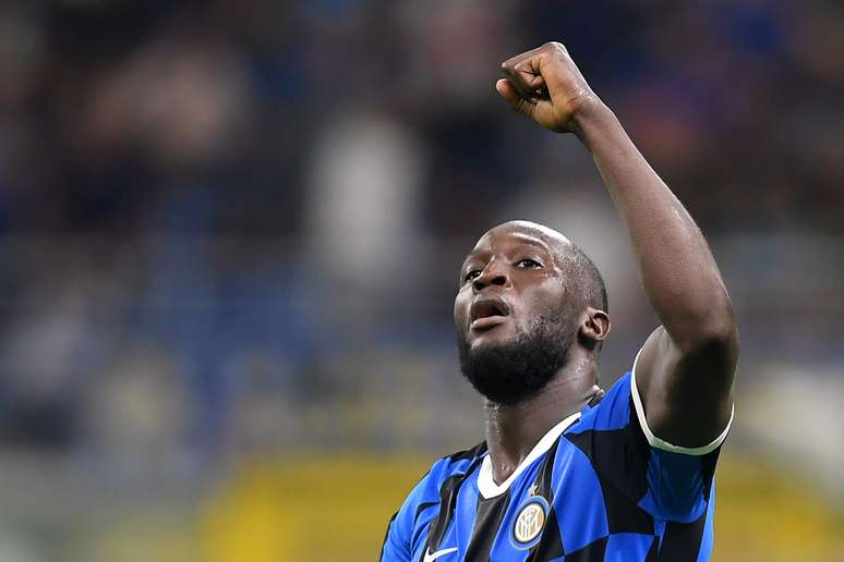 Romelu Lukaku comemora gol marcado pela Inter de Mil&atilde;o contra o Lecce pelo Campeonato Italiano
26/08/2019 REUTERS/Daniele Mascolo