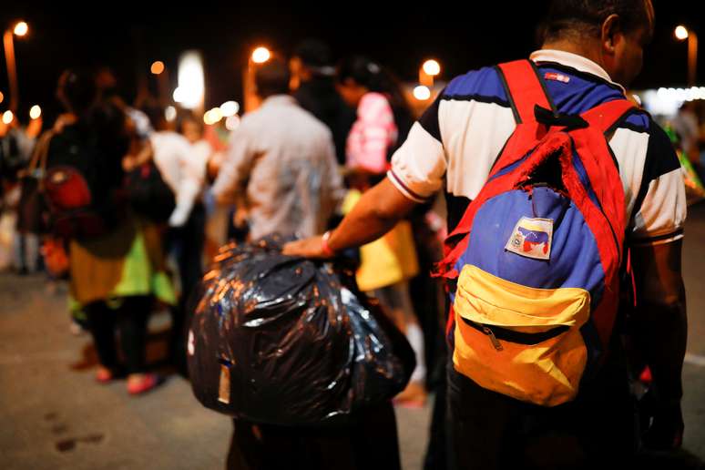 Imigrantes venezuelanos na fronteira entre Equador e Peru em junho
15/06/2019
REUTERS/Carlos Garcia Rawlins