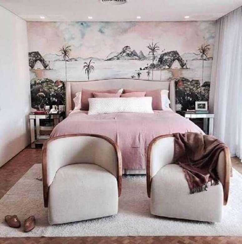49. Poltrona para quarto feminino decorado com papel de parede com paisagem – Foto: Decoração de casa