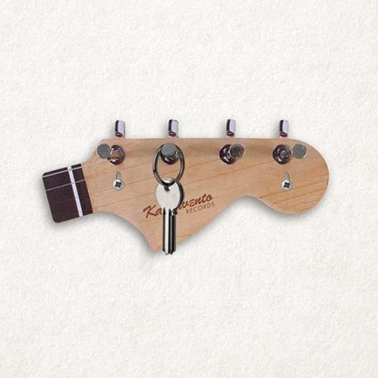 20. Este modelo de porta chaves é divertido e muito criativo. Foto: Compre Dicas