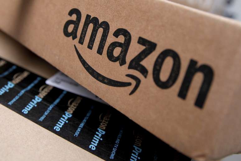 Caixas da Amazon são empilhadas para entrega em Nova York. 29/1/2016.    REUTERS/Mike Segar