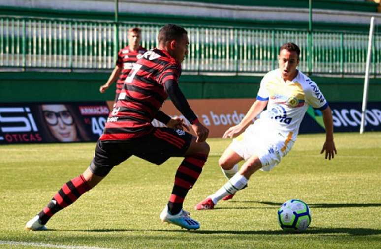 Flamengo alcançou a nona vitória no Brasileirão Sub-20 (Foto: Rafael Bressan/Chapecoense)