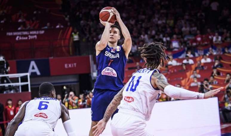 Bogdan Bogdanovic marcou 31 pontos na vitória da Sérvia (Foto: FIBA)