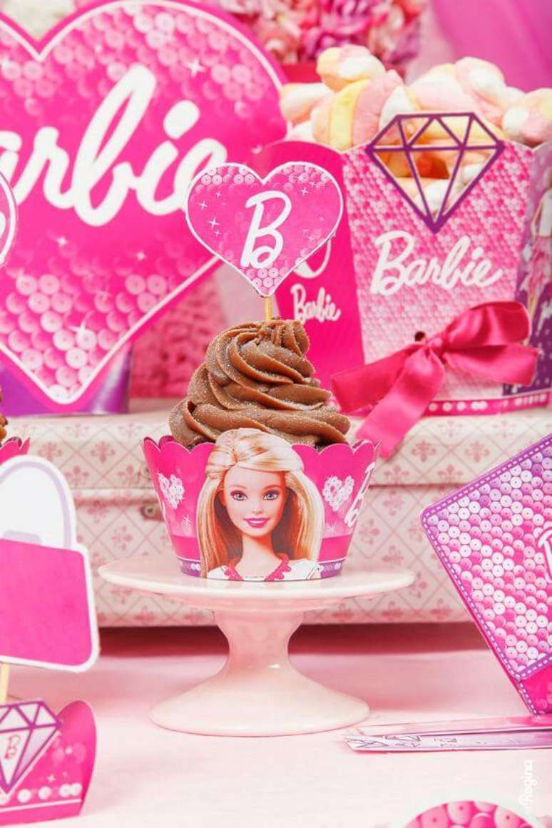 28. Cupcake para festa da barbie – Por: Pinterest