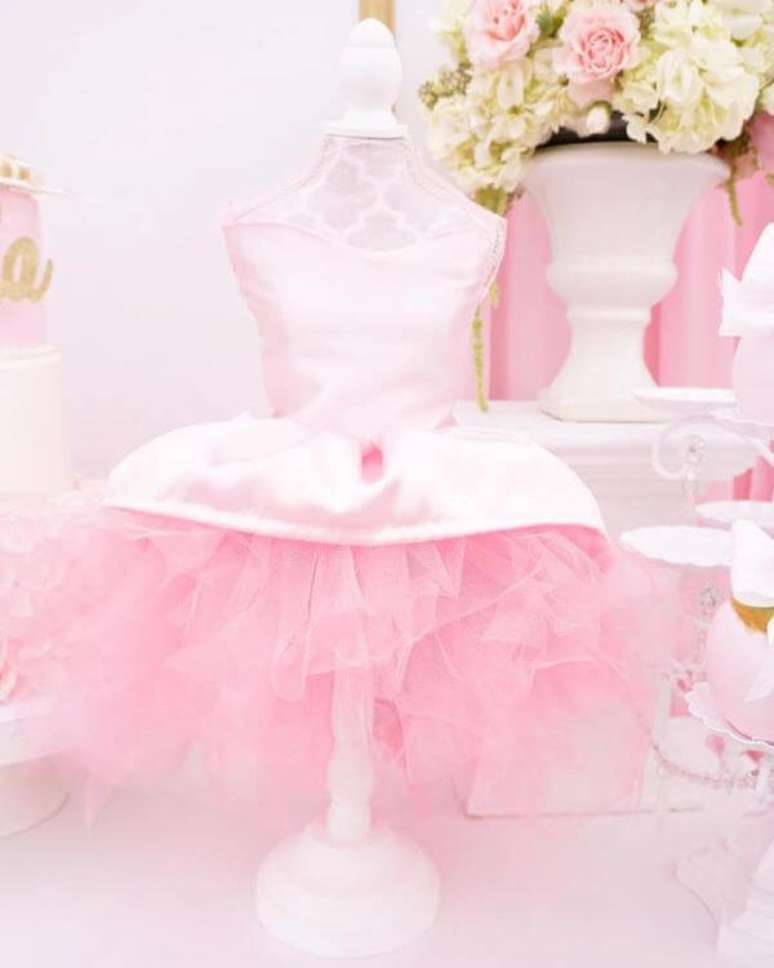 31. Decoração de festa da barbie bailarina – Por: Karas Party Ideas