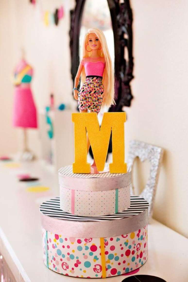 60. Festa da barbie com a boneca da decoração – Por: DIY