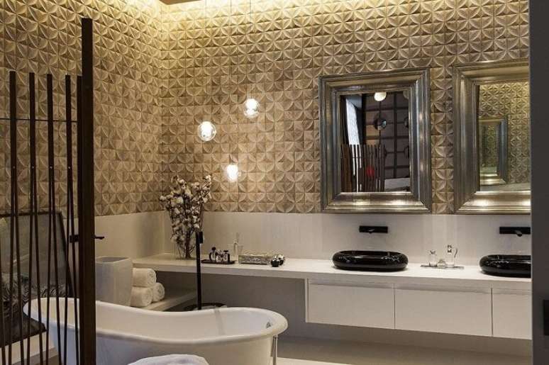 13. Moldura para espelho de banheiro fosca fixada na parede de revestimento 3D. Projeto por Colormix Para um Ambiente Ideal