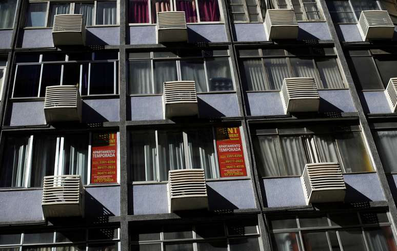 Apartamentos para alguar em prédio de Copacabana, no Rio de Janeiro
13/06/2016
REUTERS/Ricardo Moraes