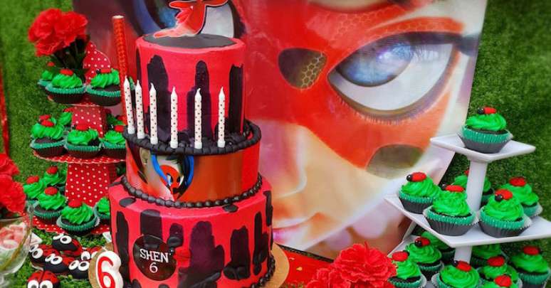 11. Festa de aniversário ladybug com detalhes decorativos lindos e cupcake – Por: Pinterest