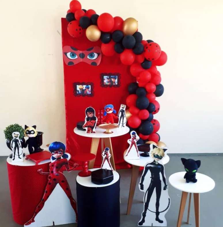 23. Decoração de festa ladybug simples e barata – Por: Pinterest