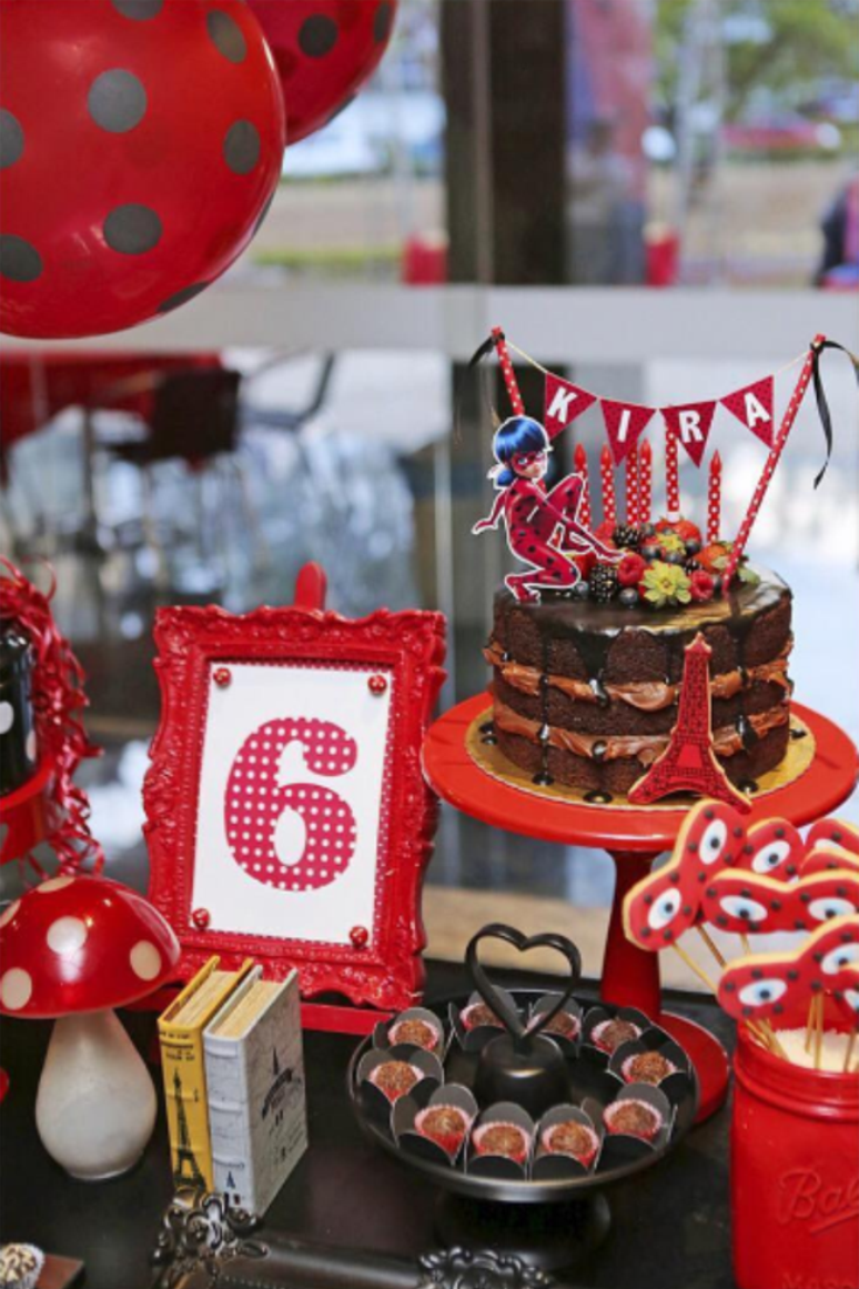50. Aposte em detalhes lindos para festa ladybug e Cat Noir &ndash; Por: Pinterest