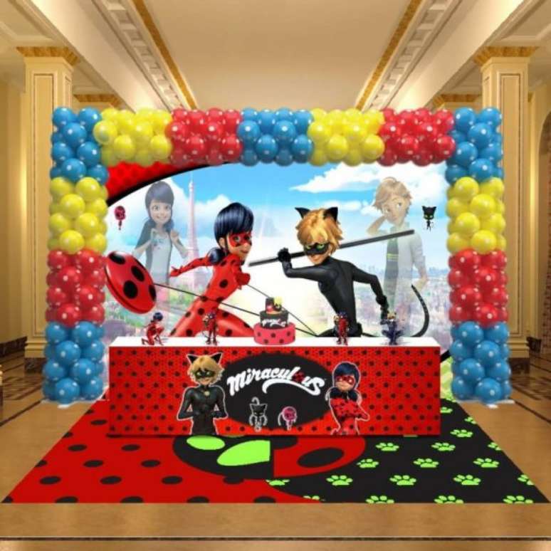 55. Festa miraculous ladybug e cat noir – Por: Pinterest
