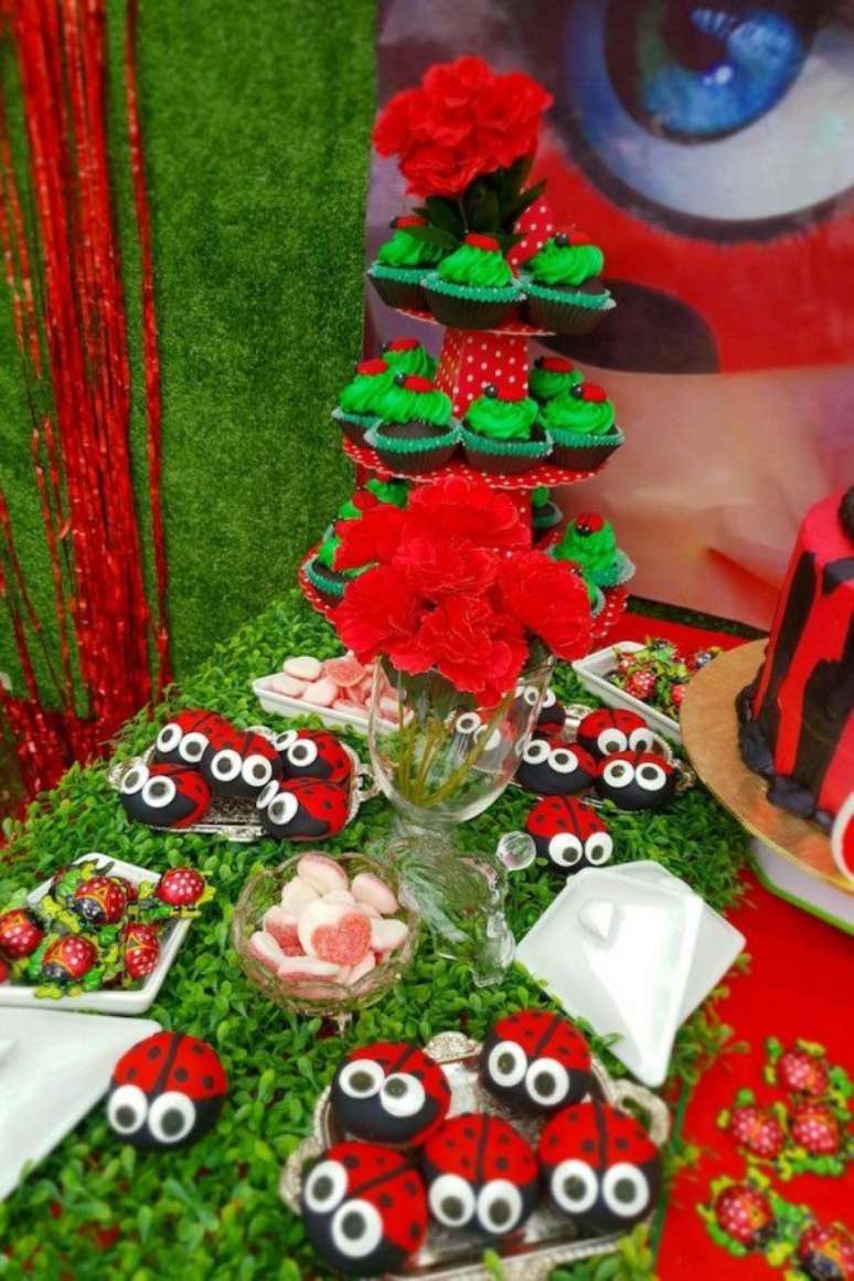 71. Lembrancinhas para kit festa ladybug – Por: Pinterest