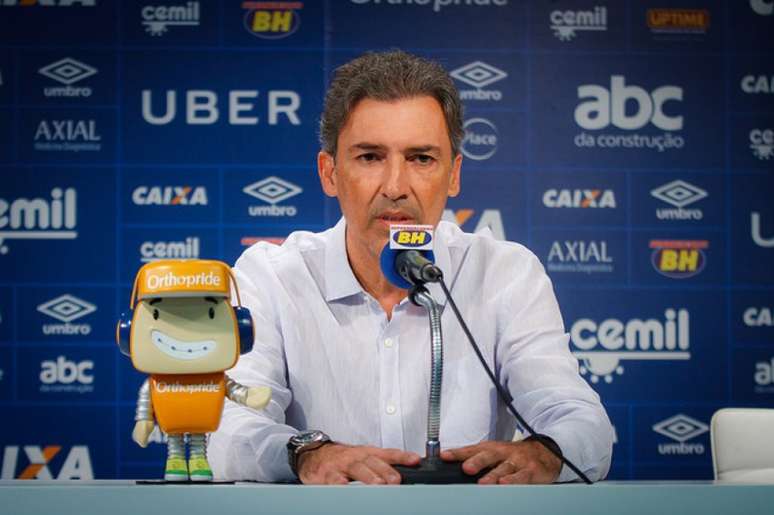 Djian contou que Ceni e Neves se reuniram e resolveram a situação- (Vinnicius Silva/Cruzeiro)