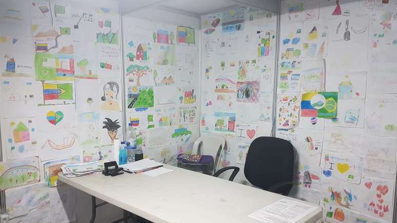 Prédio de atendimento da defensoria em Roraima está hoje repleto de desenhos de crianças