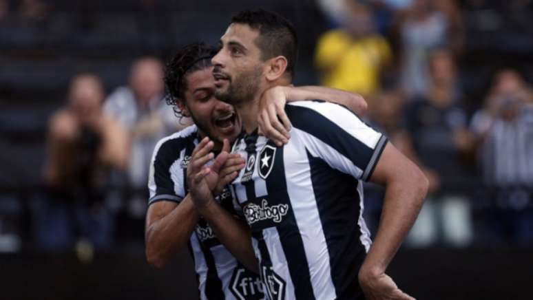 Diego Souza marcou o primeiro gol alvinegro (Foto: Divulgação/Botafogo)