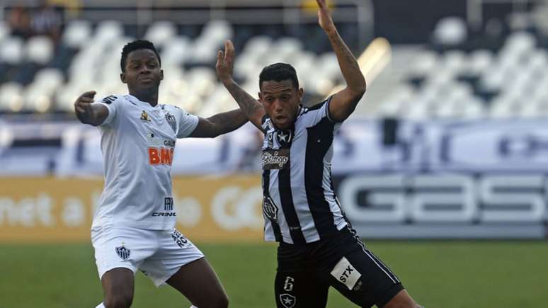 Gilson falou em dificuldade no primeiro tempo (Vitor Silva/Botafogo)