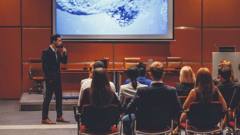 Boa parte das grandes confer&ecirc;ncias cient&iacute;ficas s&atilde;o realizadas em ingl&ecirc;s