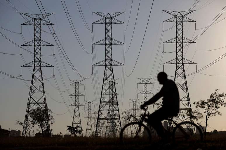 Torres e linhas de transmissão de energia em Brasília 
31/08/2017
REUTERS/Ueslei Marcelino