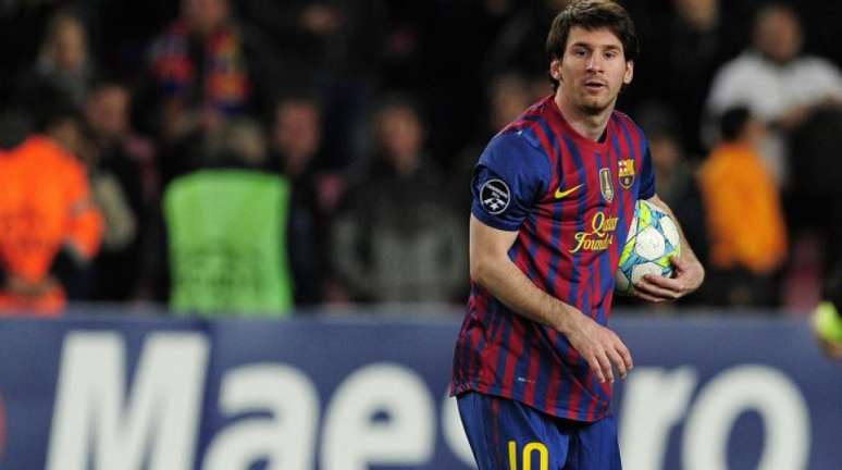 Messi jogou ao lado de Fabregas e Piqué na base (Foto: AFP)