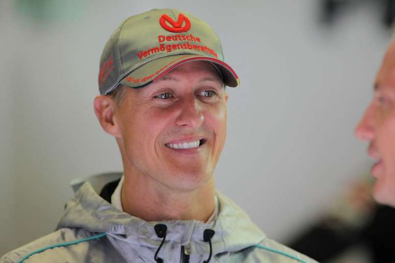 Michael Schumacher internado em hospital de Paris para ‘tratamento secreto’