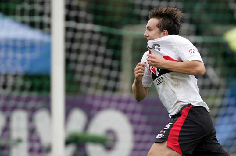 Dagoberto se destacou em Athletico-PR, São Paulo e Cruzeiro (Foto: Marcelo Ferrelli/Gazeta Press)